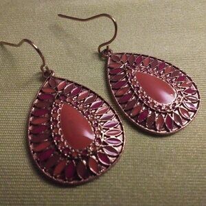 Teardrop earrings